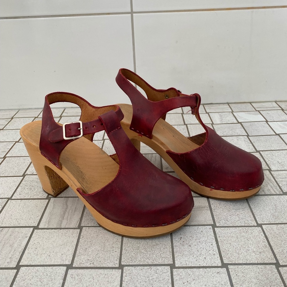 Swedish Hasbeens Sky High T-Strap. Wooden Clogs. Oxblood Red Leather. Sz 36. EUC